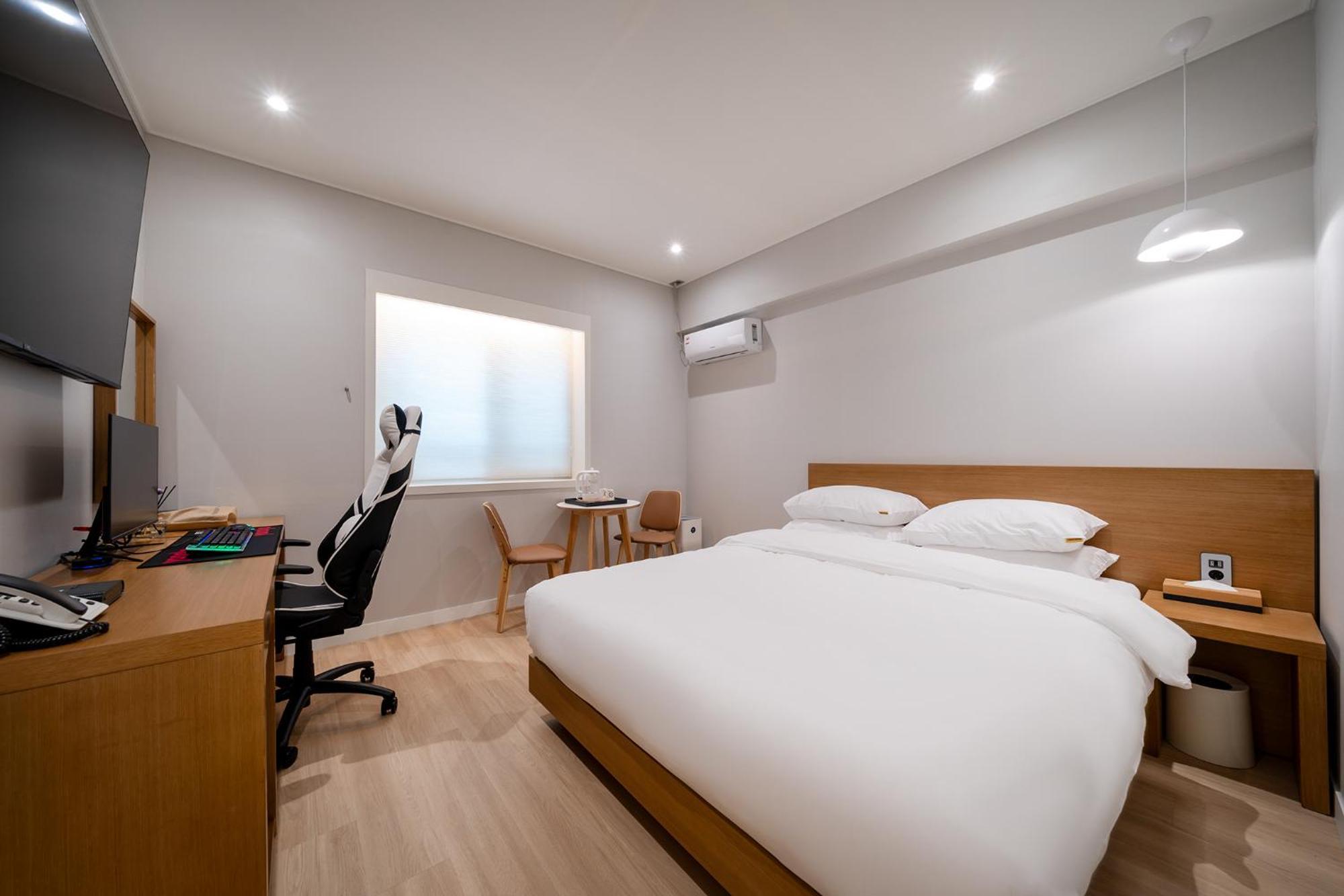 Mono Hotel Suwon Exterior photo